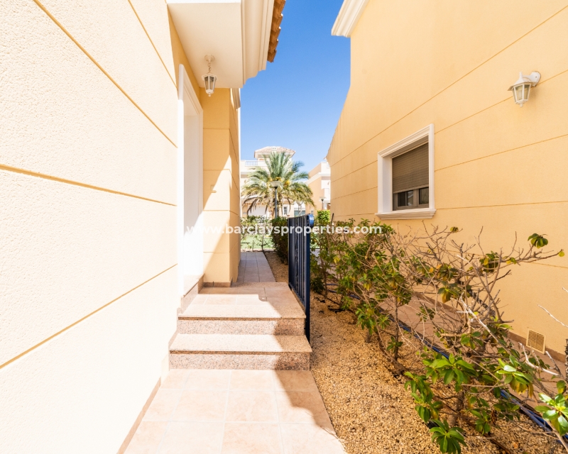 Resale - Detached - Urb. La Marina