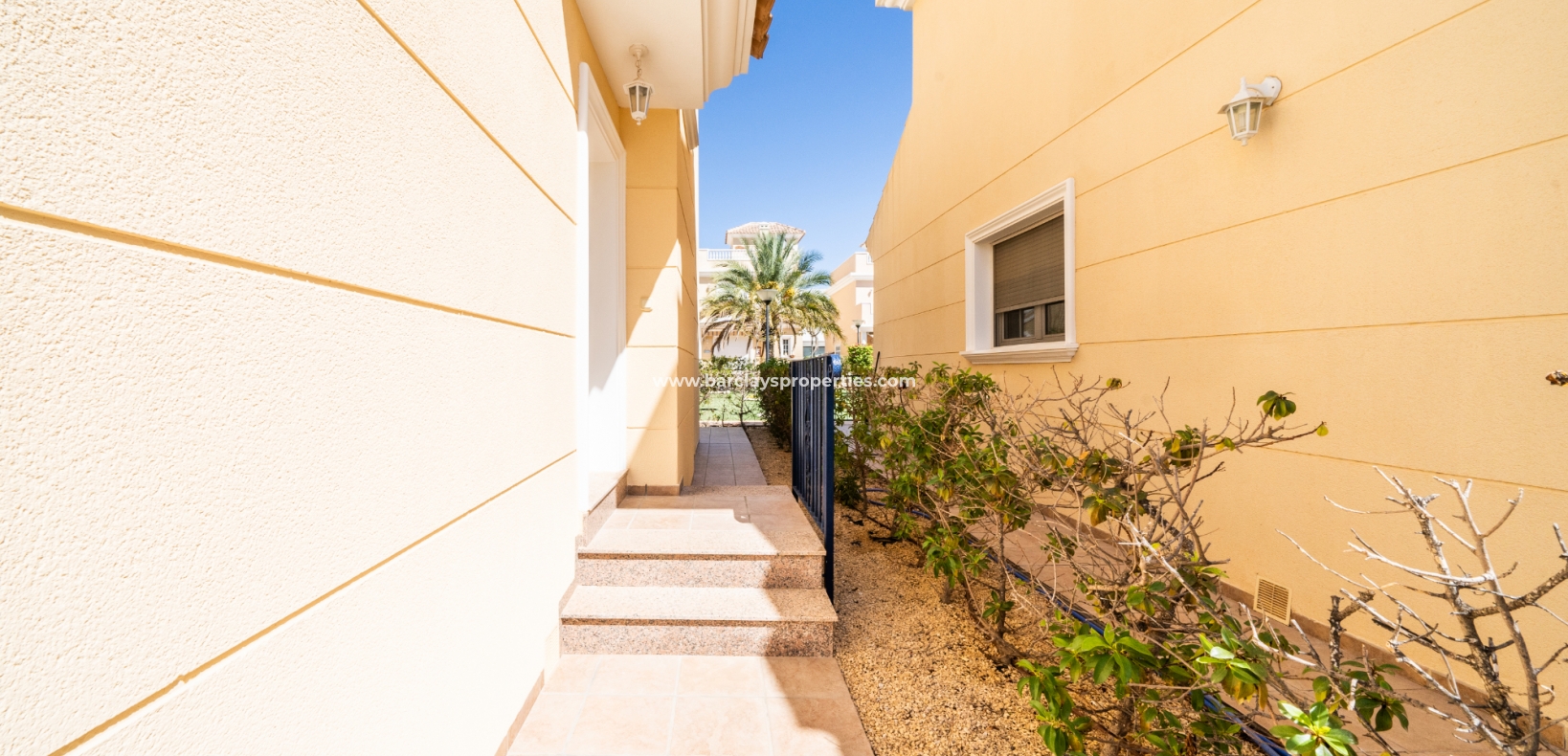 Resale - Detached - Urb. La Marina