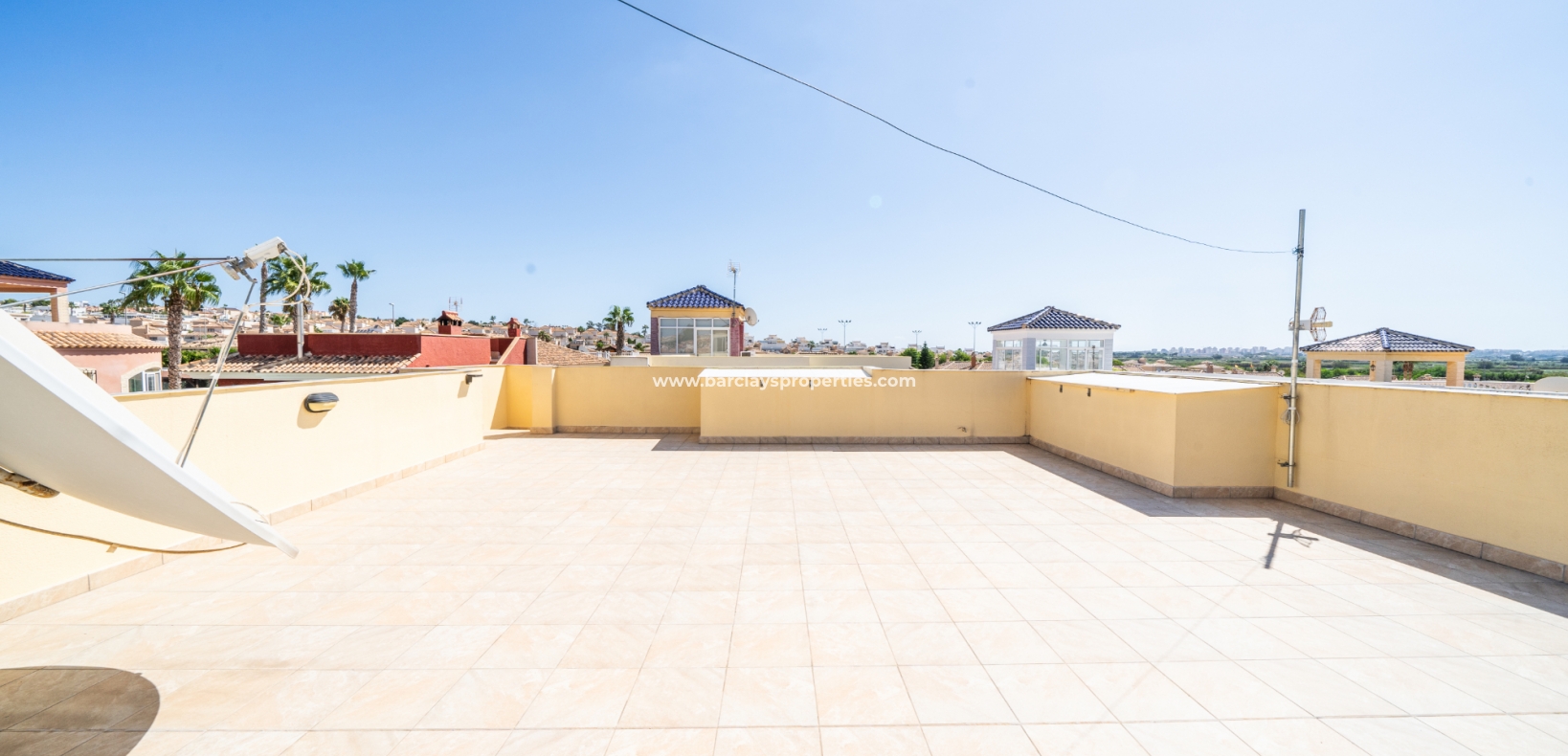 Resale - Detached - Urb. La Marina