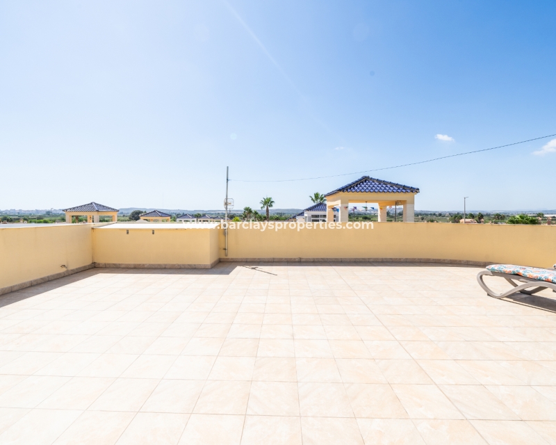 Resale - Detached - Urb. La Marina