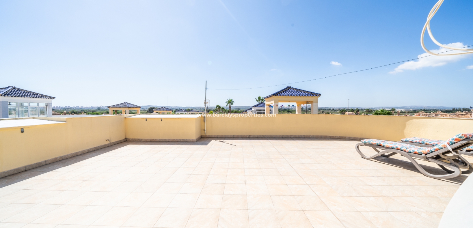 Resale - Detached - Urb. La Marina