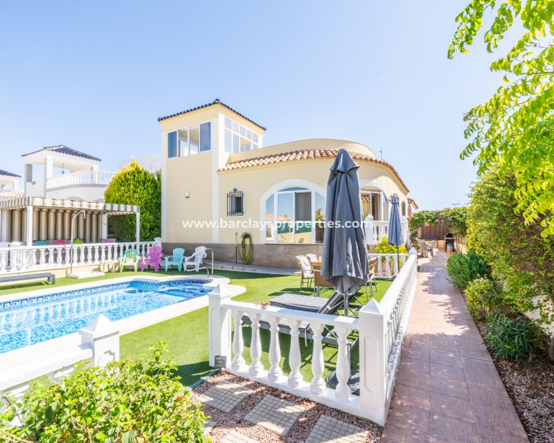 Resale - Detached - Urb. La Marina