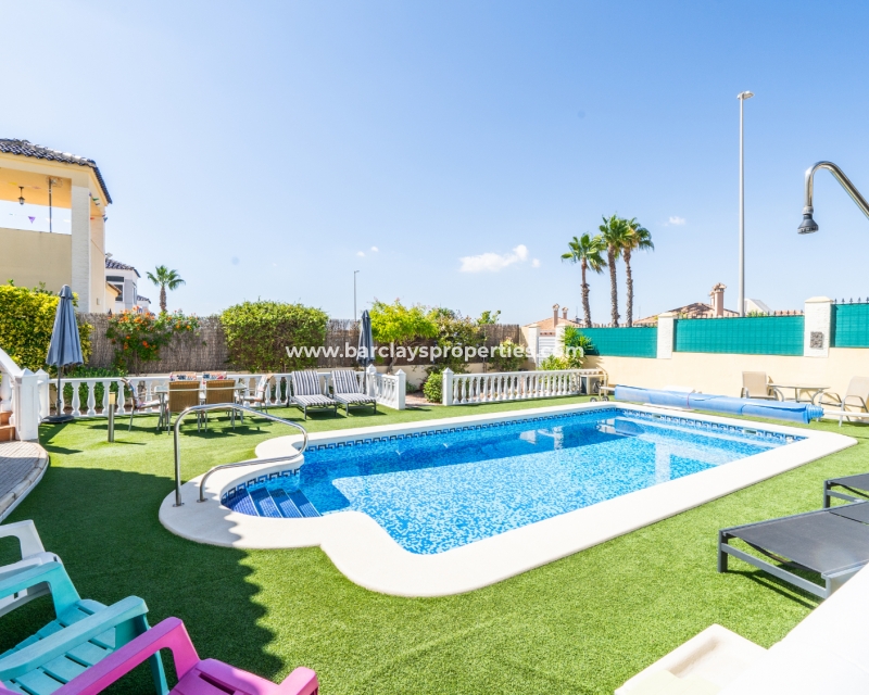 Resale - Detached - Urb. La Marina