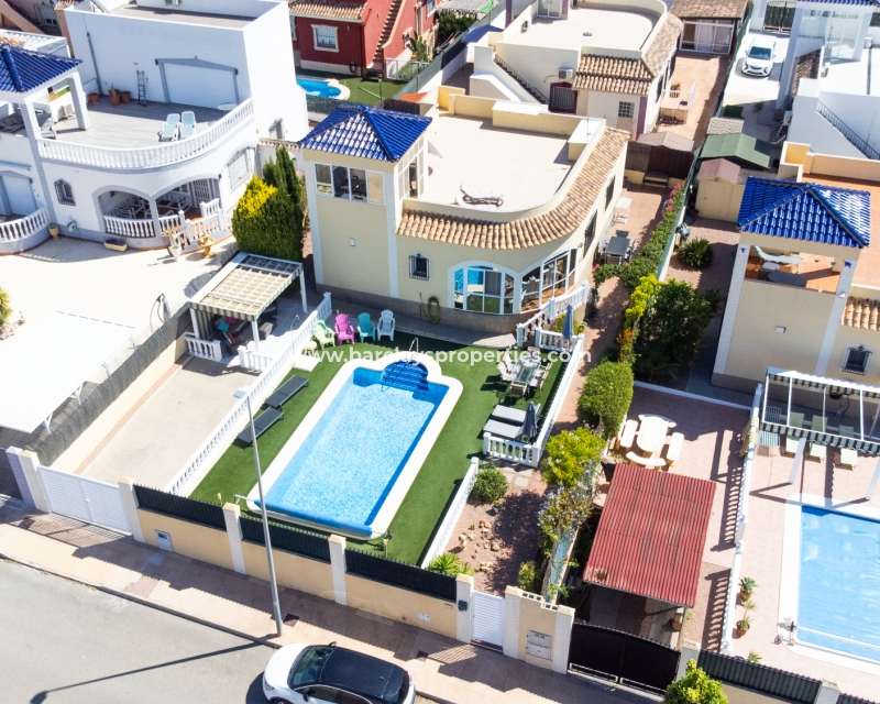 Resale - Detached - Urb. La Marina