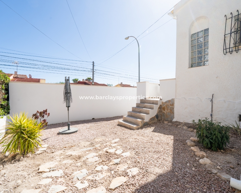 Resale - Detached - Urb. La Marina