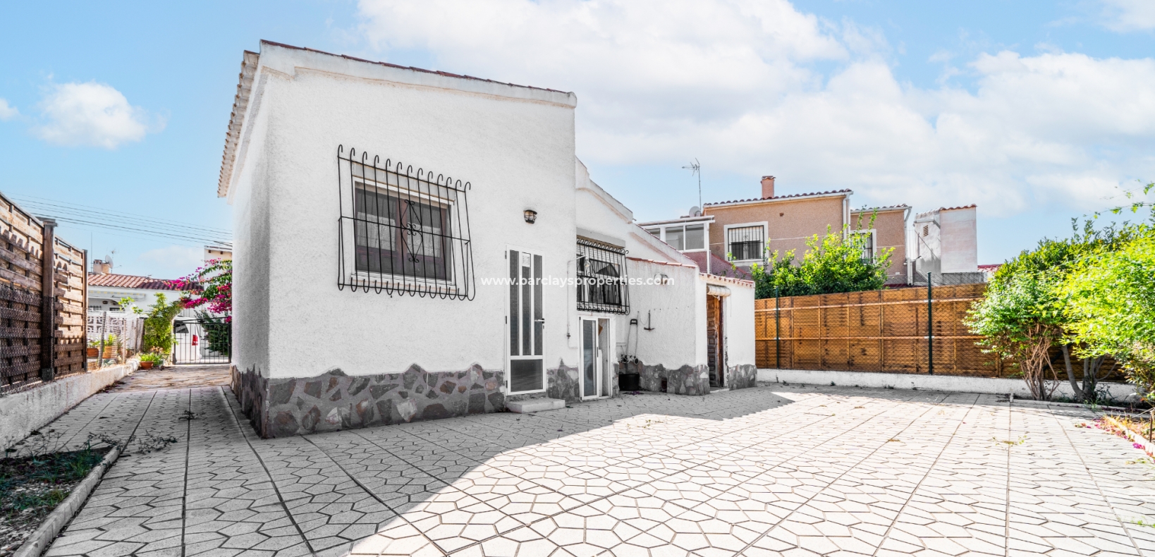 Resale - Detached - Urb. La Marina