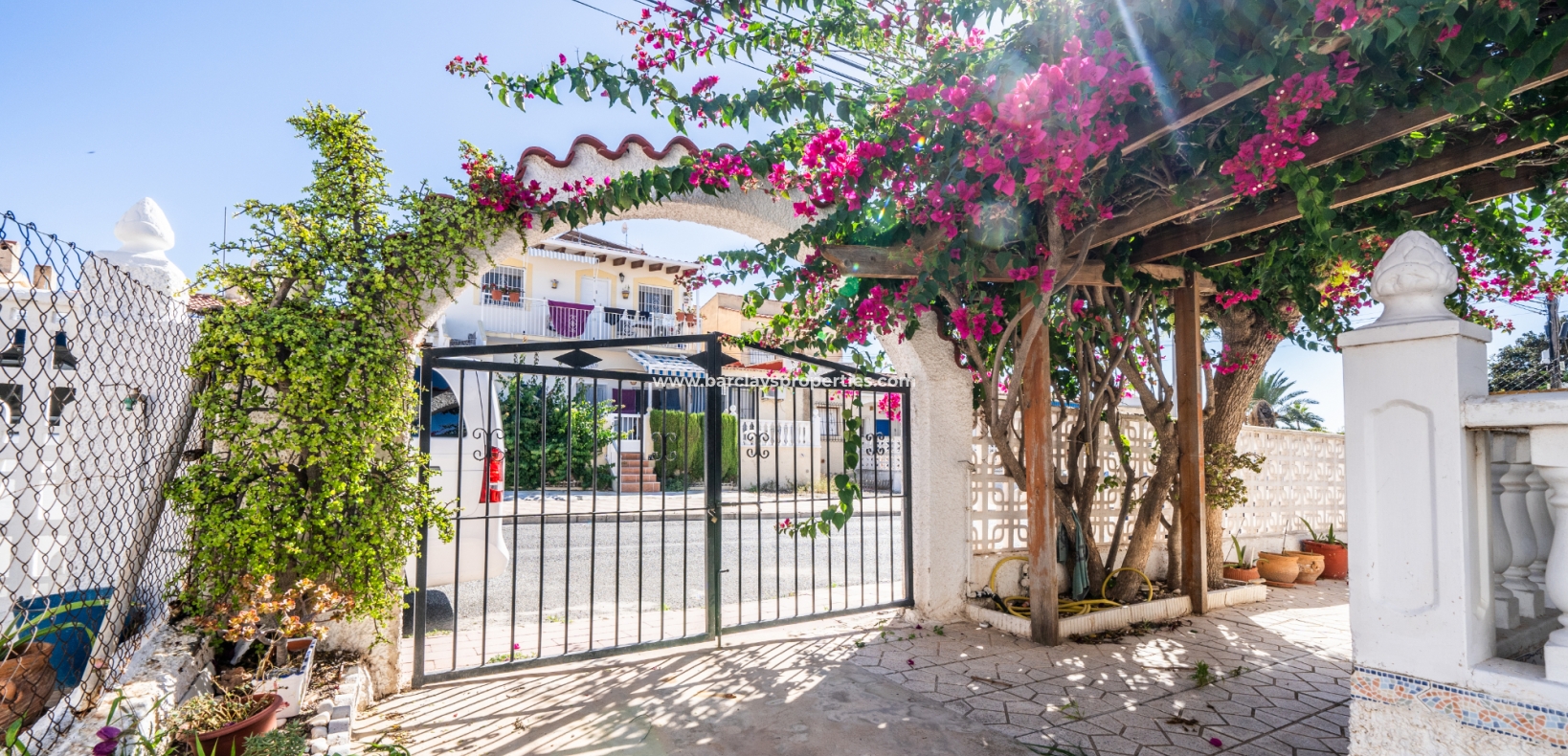 Resale - Detached - Urb. La Marina