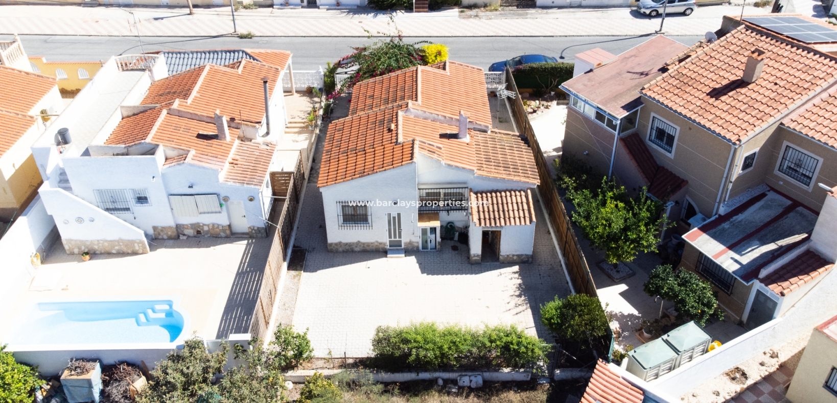 Resale - Detached - Urb. La Marina