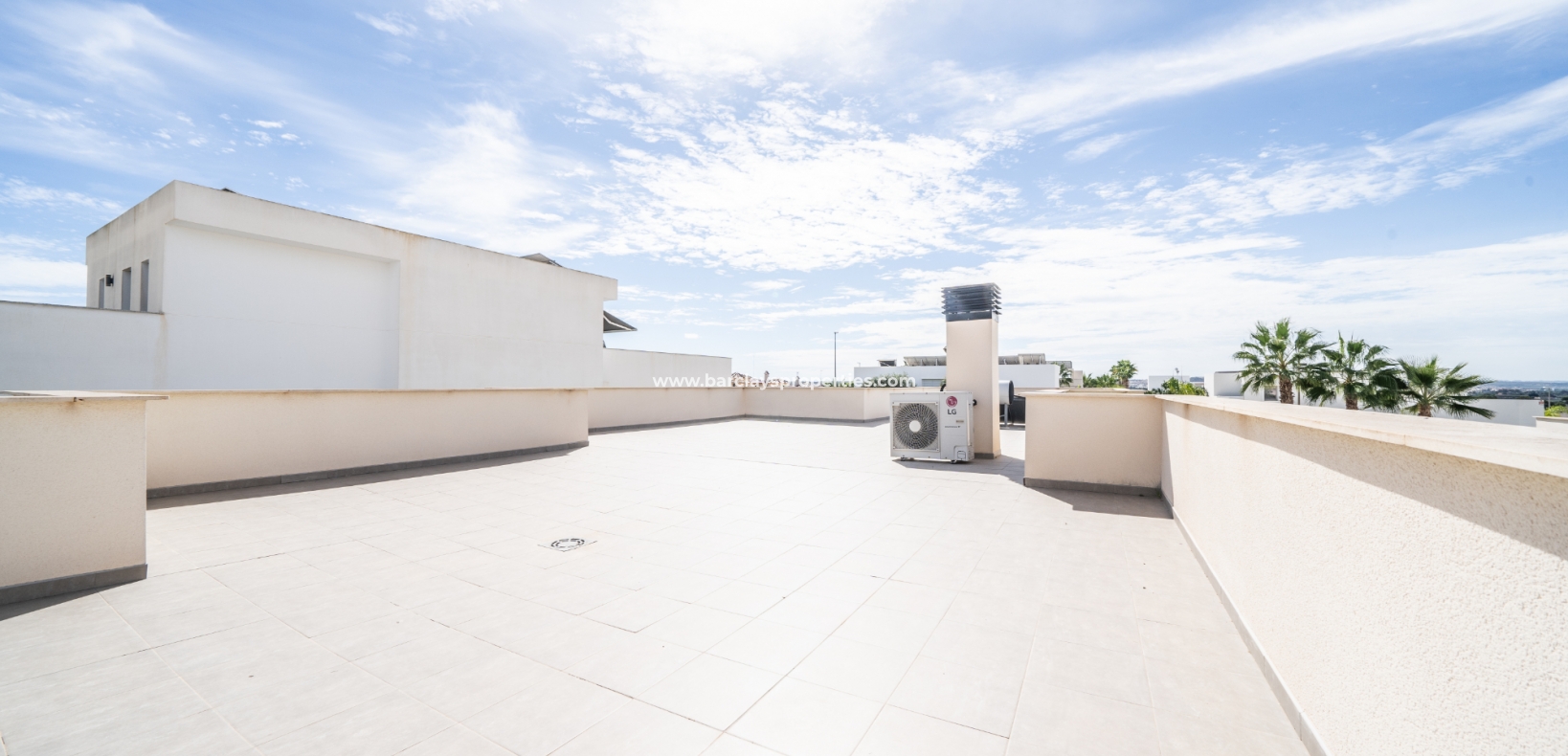 Resale - Detached - Urb. La Marina