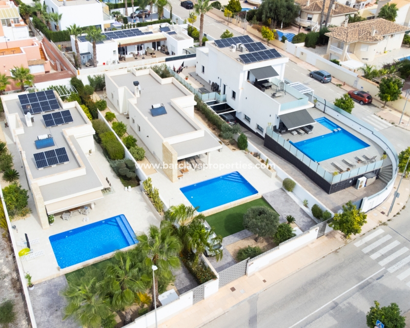 Resale - Detached - Urb. La Marina