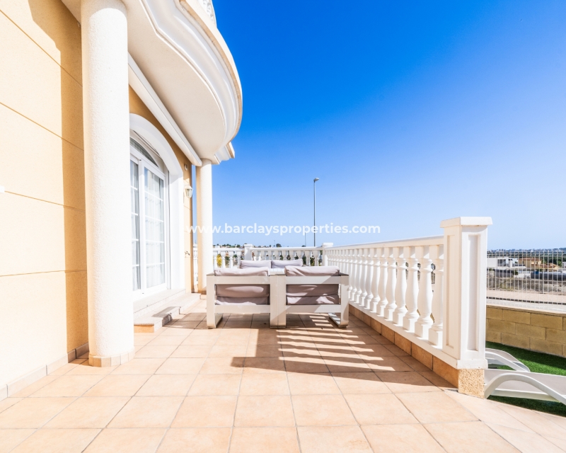 Resale - Detached - Urb. La Marina