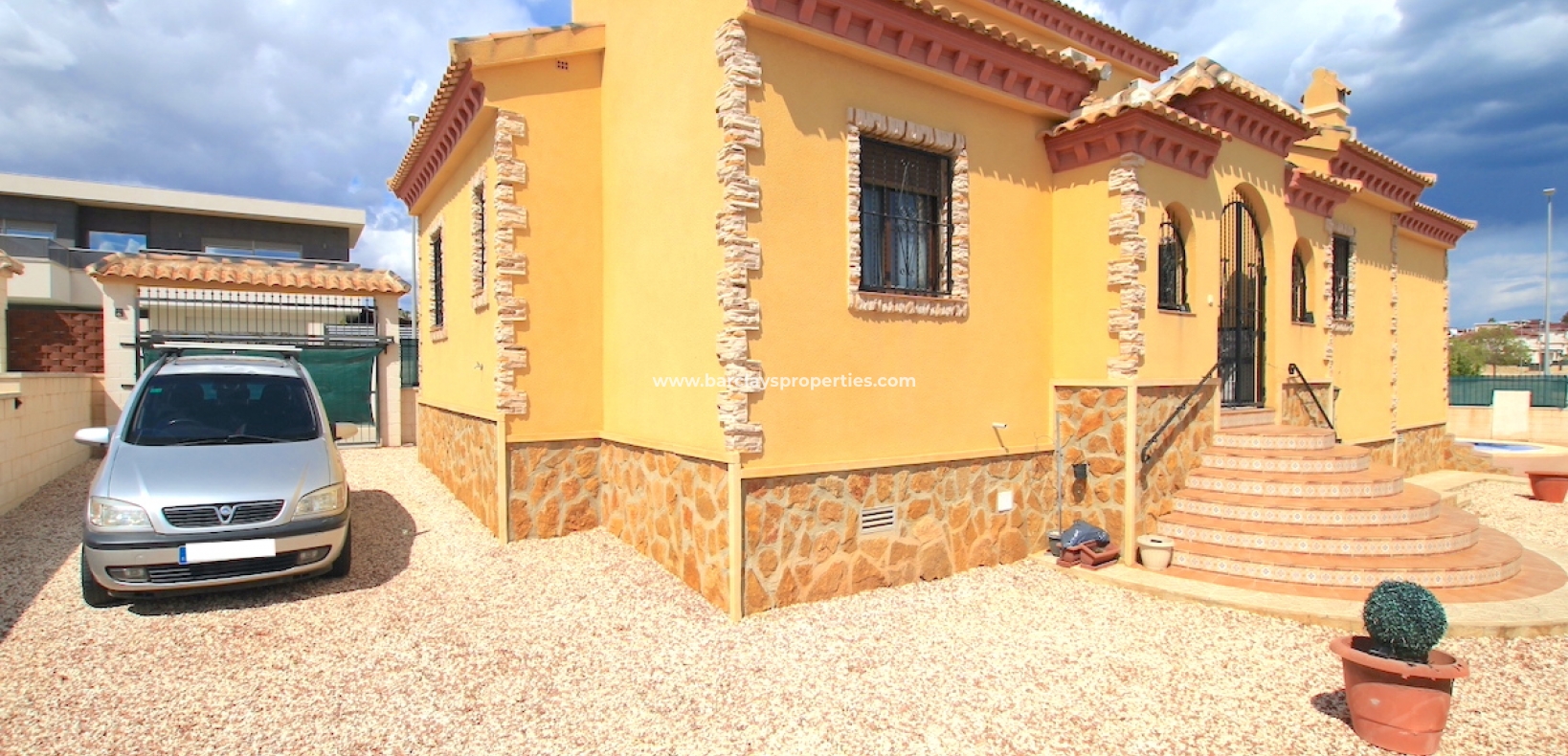 Resale - Detached - Urb. La Marina