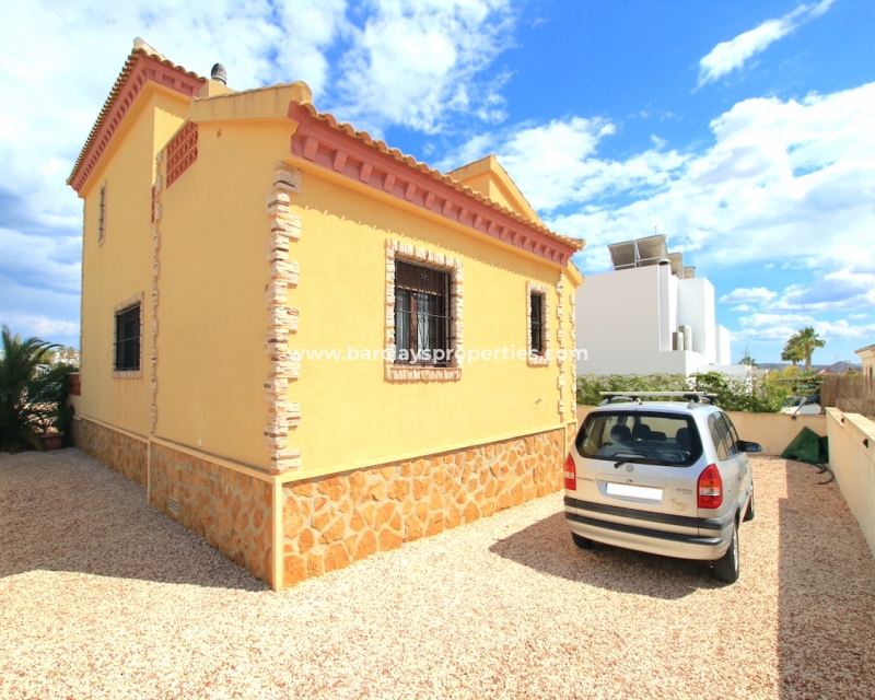 Resale - Detached - Urb. La Marina