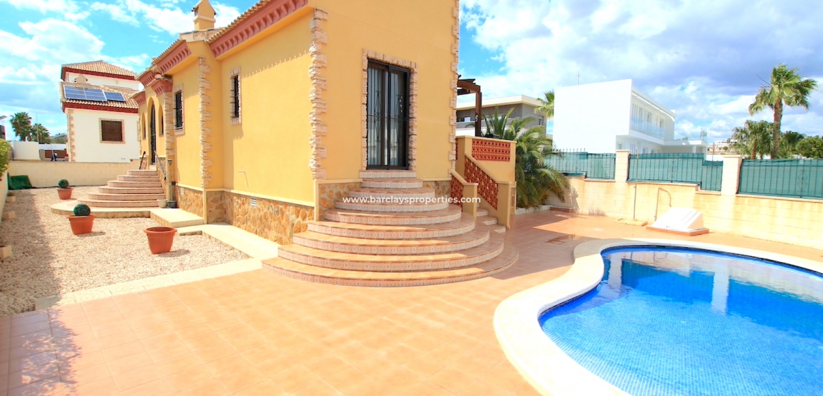 Resale - Detached - Urb. La Marina