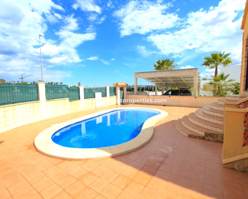 Resale - Detached - Urb. La Marina