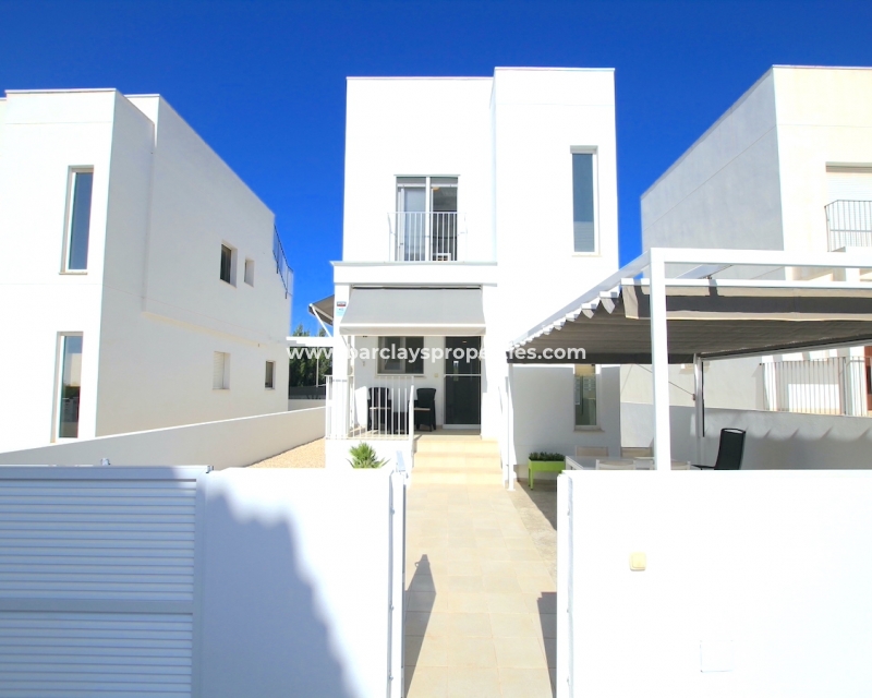 Resale - Detached - Urb. La Marina