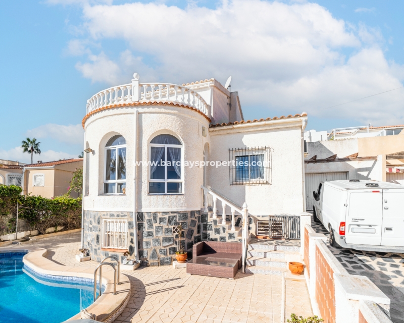 Resale - Detached - Urb. La Marina