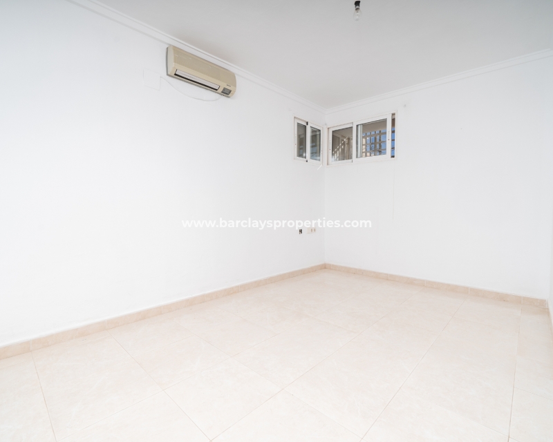 Resale - Detached - Urb. La Marina