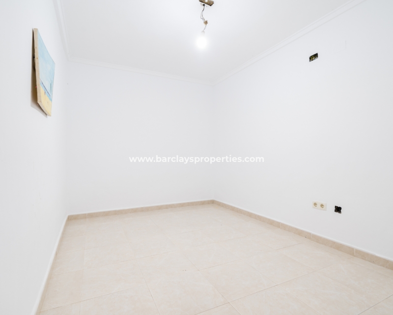 Resale - Detached - Urb. La Marina