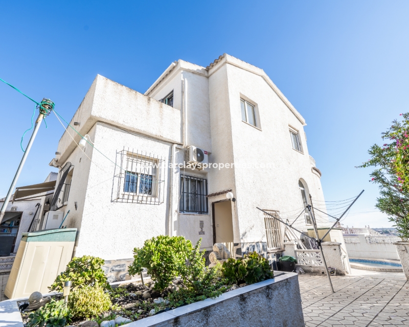 Resale - Detached - Urb. La Marina