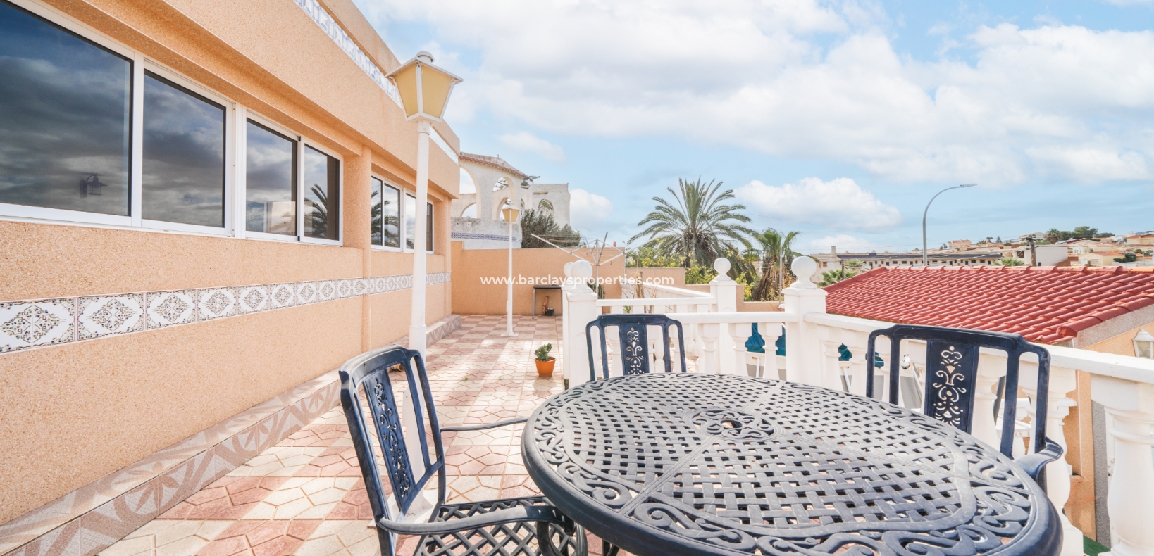 Resale - Detached - Urb. La Marina