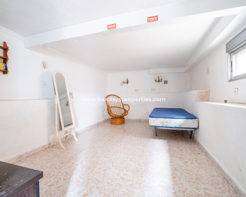 Resale - Detached - Urb. La Marina