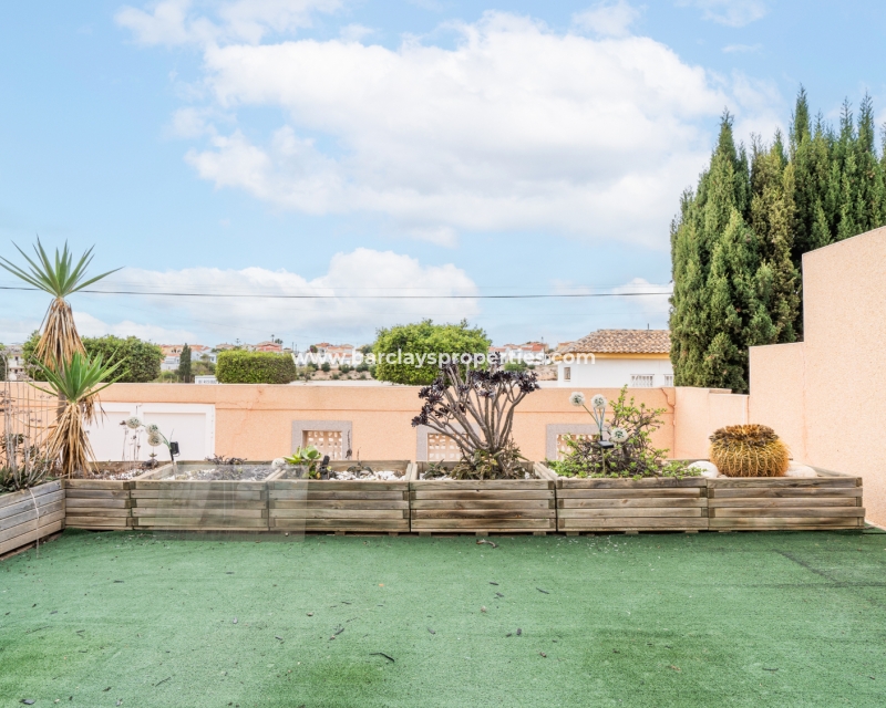 Resale - Detached - Urb. La Marina