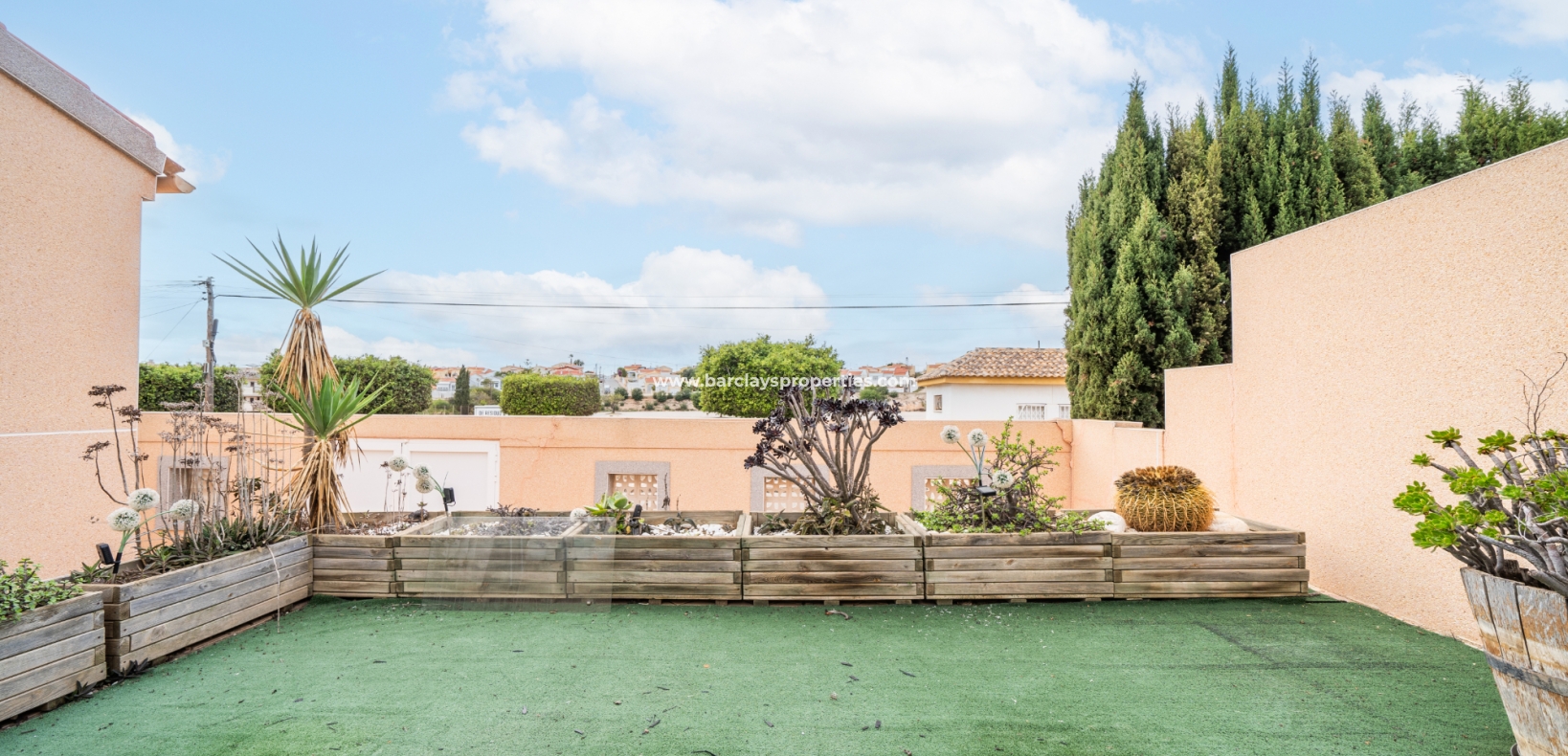 Resale - Detached - Urb. La Marina