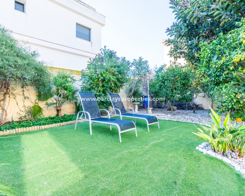 Resale - Detached - Urb. La Marina