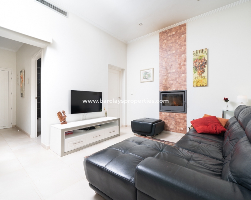 Resale - Detached - Urb. La Marina