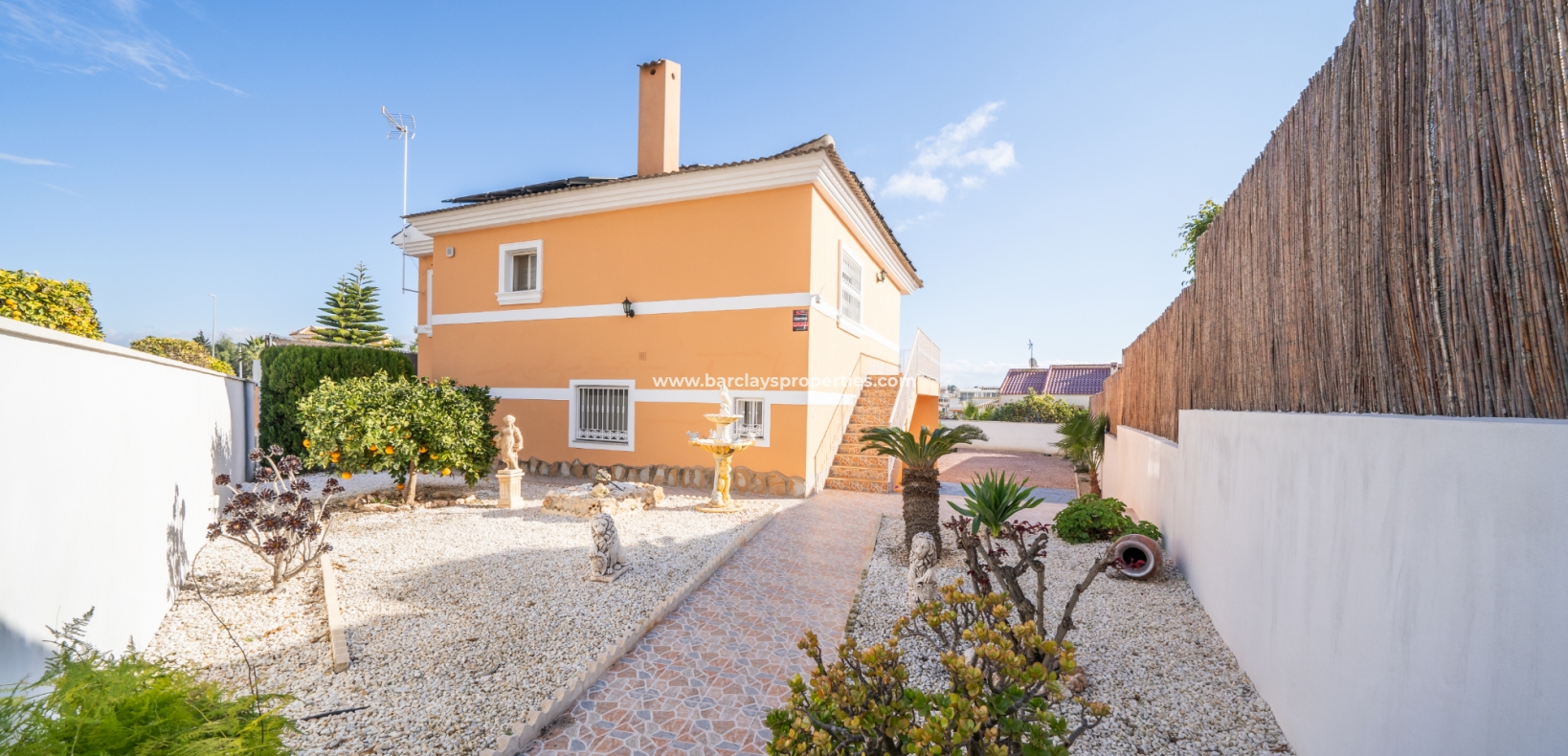 Resale - Detached - Urb. La Marina