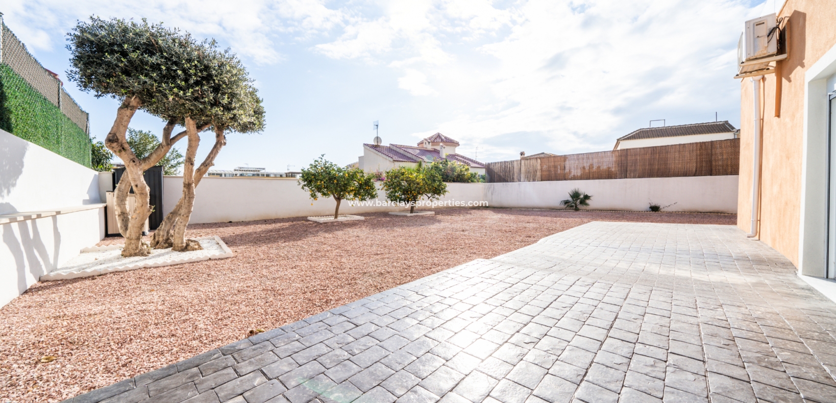 Resale - Detached - Urb. La Marina