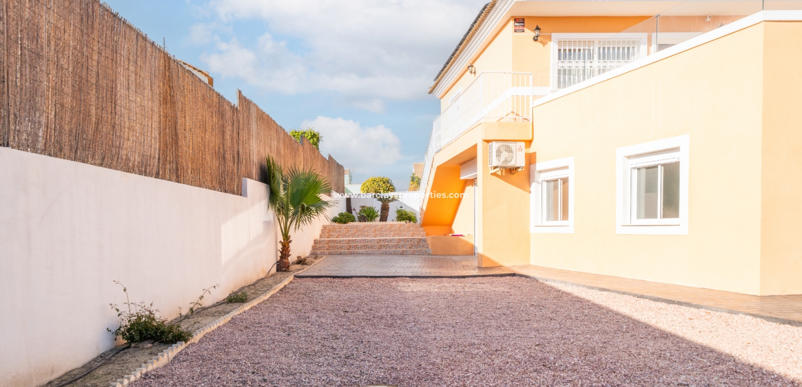 Resale - Detached - Urb. La Marina