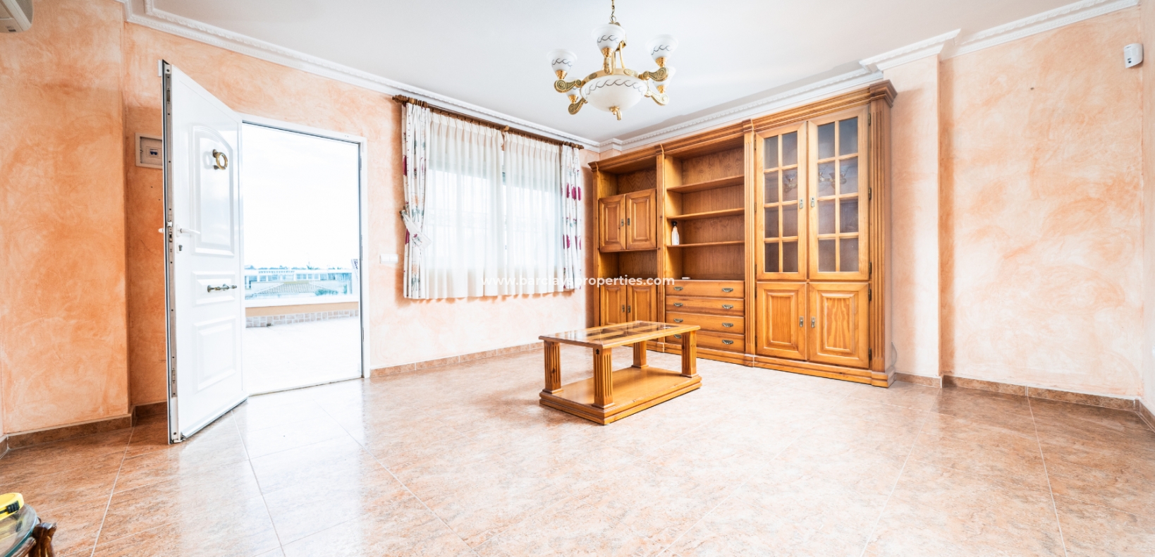 Resale - Detached - Urb. La Marina