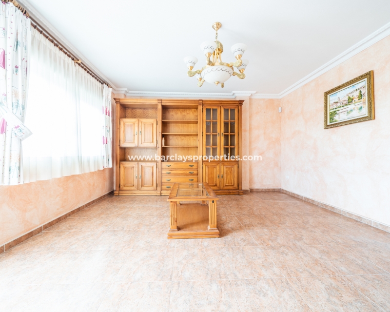 Resale - Detached - Urb. La Marina