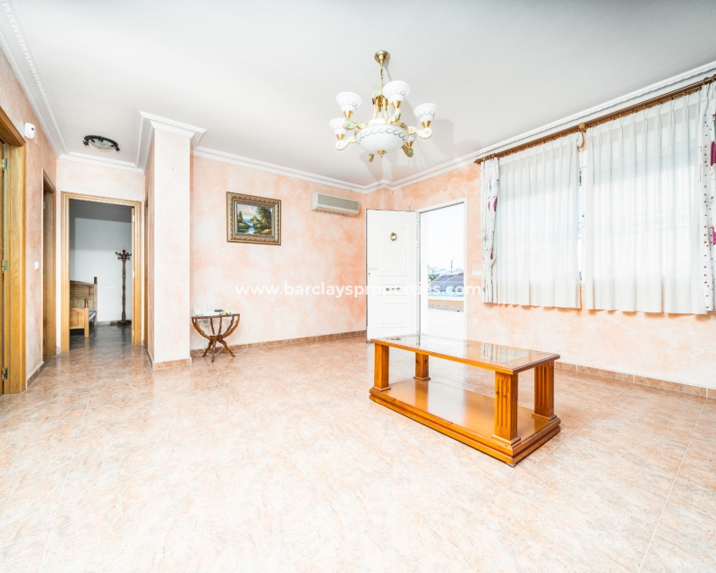 Resale - Detached - Urb. La Marina