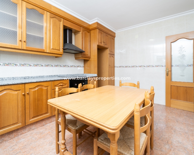 Resale - Detached - Urb. La Marina