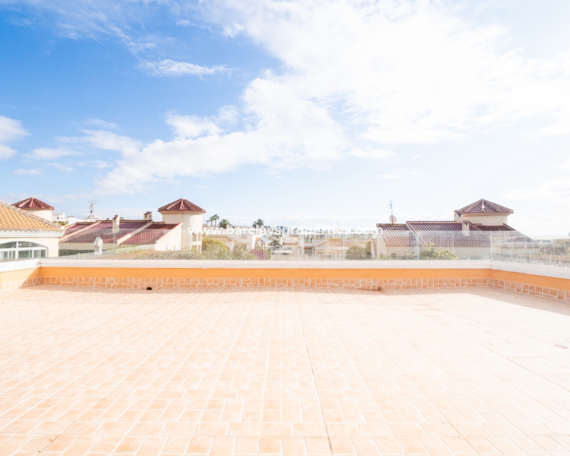 Resale - Detached - Urb. La Marina