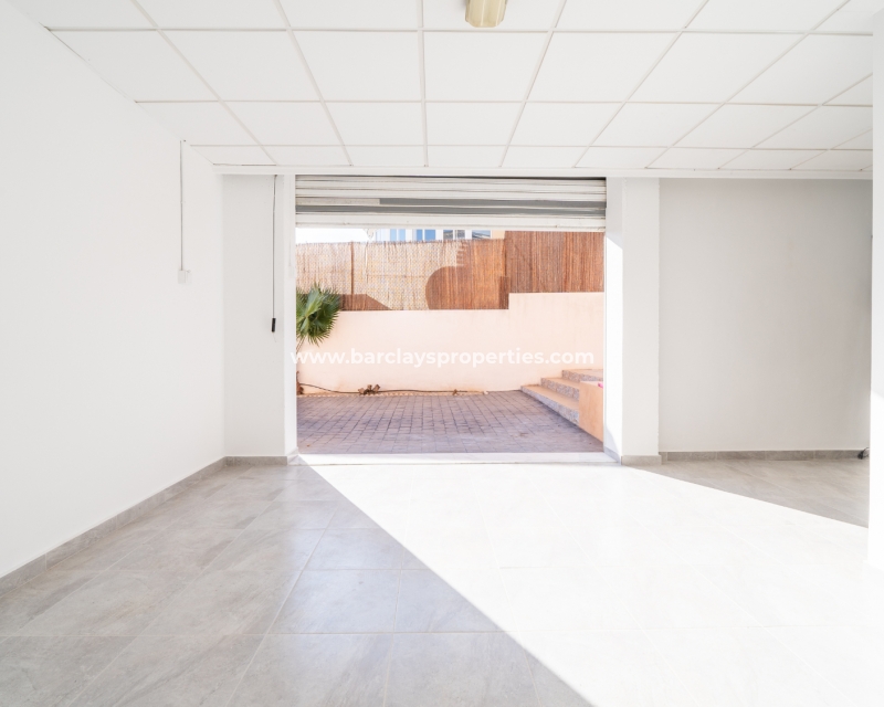 Resale - Detached - Urb. La Marina