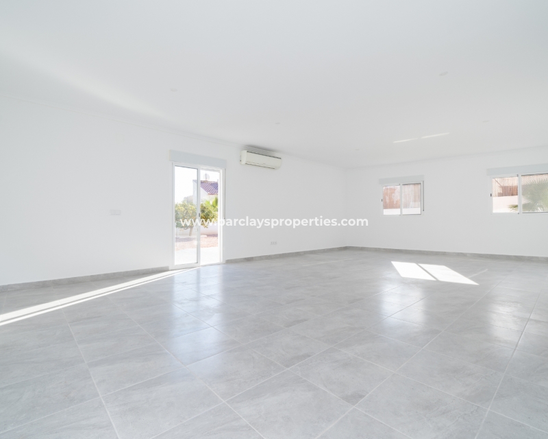 Resale - Detached - Urb. La Marina