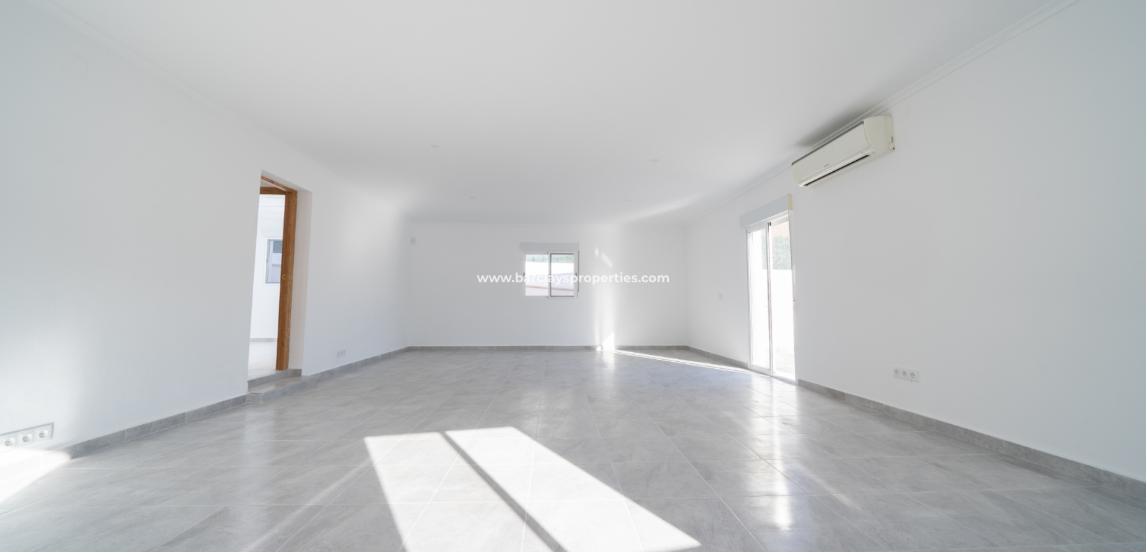 Resale - Detached - Urb. La Marina