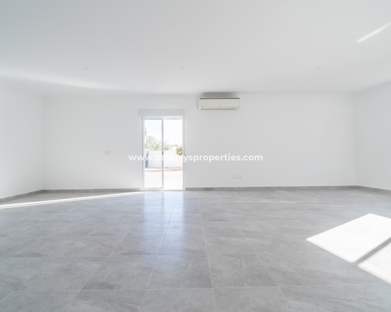 Resale - Detached - Urb. La Marina