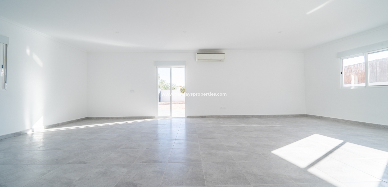 Resale - Detached - Urb. La Marina