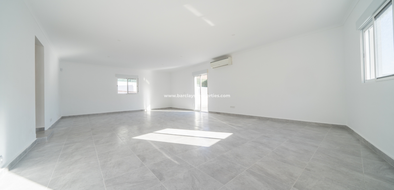 Resale - Detached - Urb. La Marina