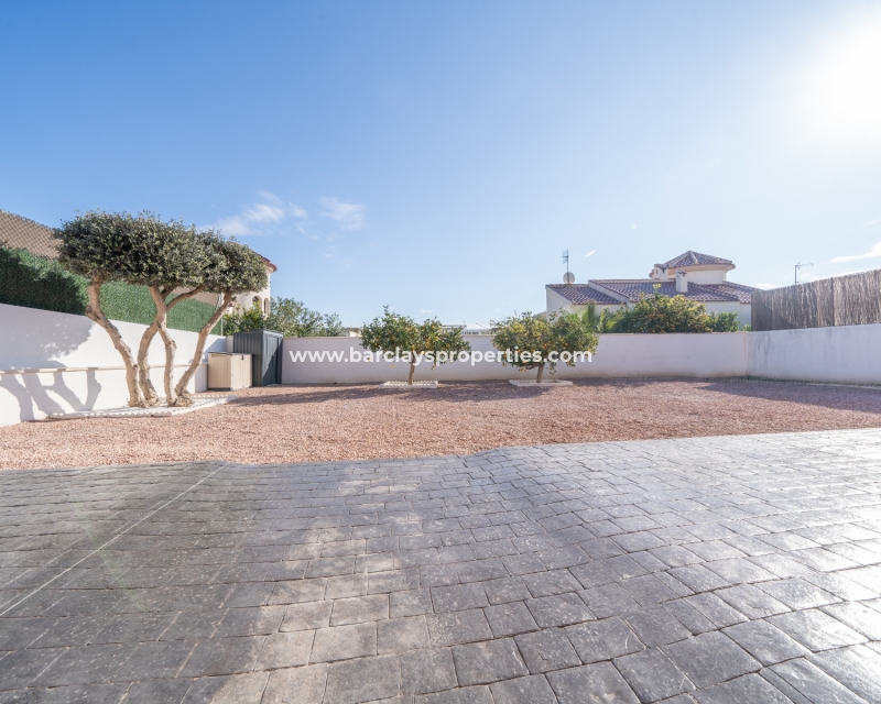 Resale - Detached - Urb. La Marina