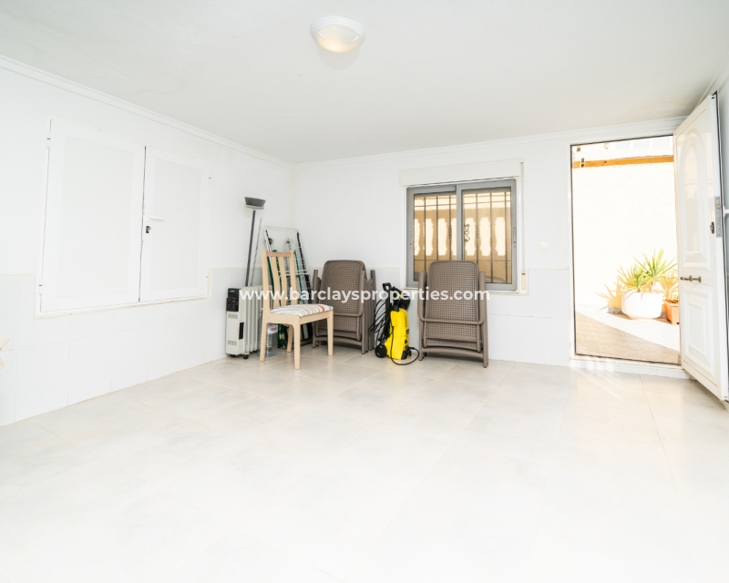 Resale - Detached - Urb. La Marina