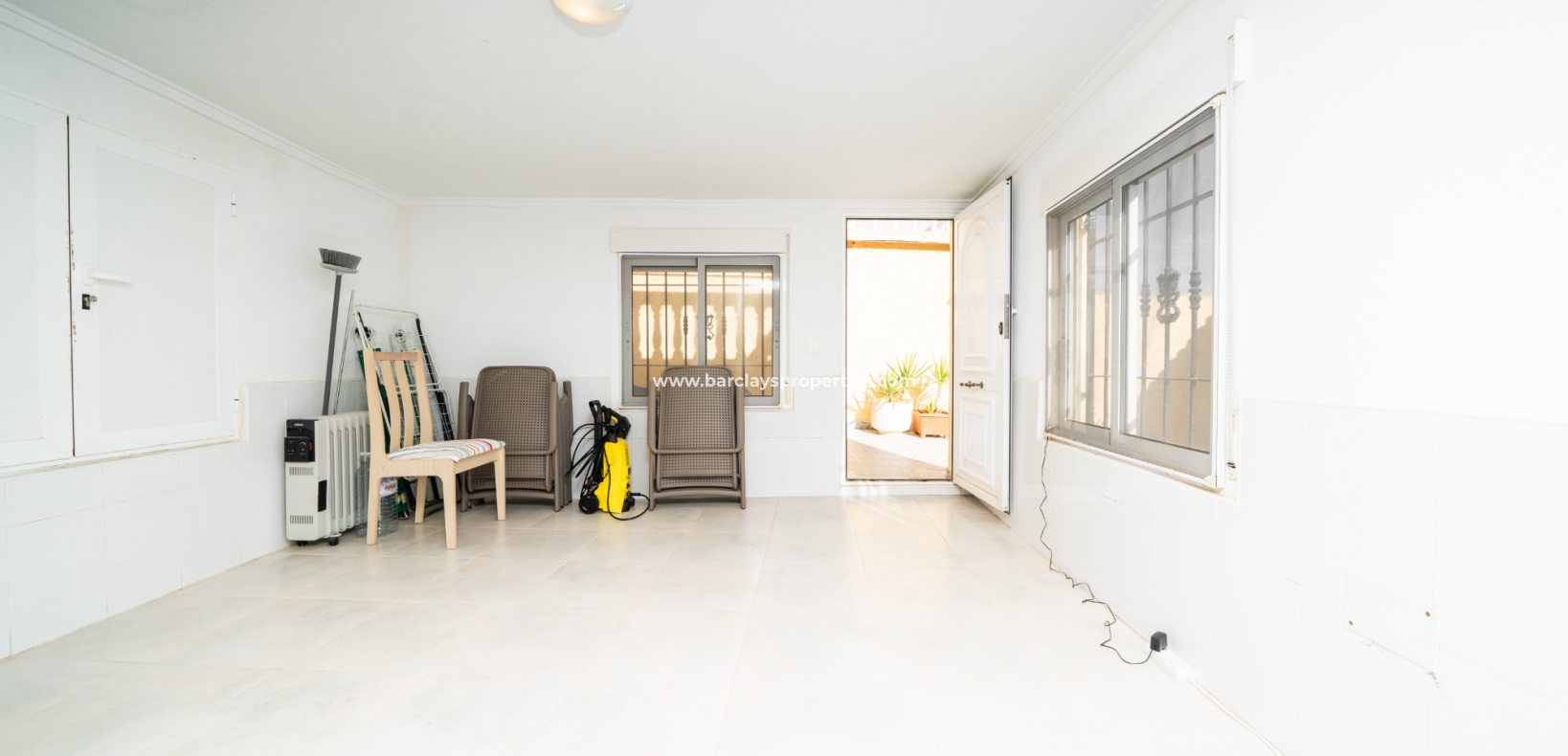 Resale - Detached - Urb. La Marina