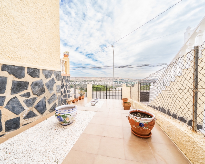 Resale - Detached - Urb. La Marina