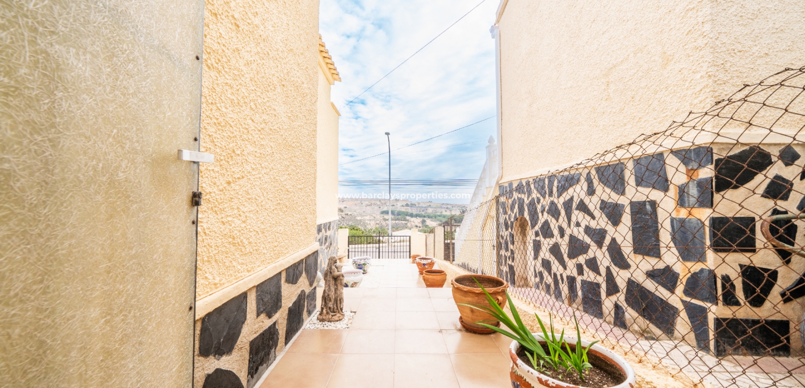 Resale - Detached - Urb. La Marina