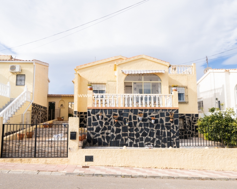 Resale - Detached - Urb. La Marina